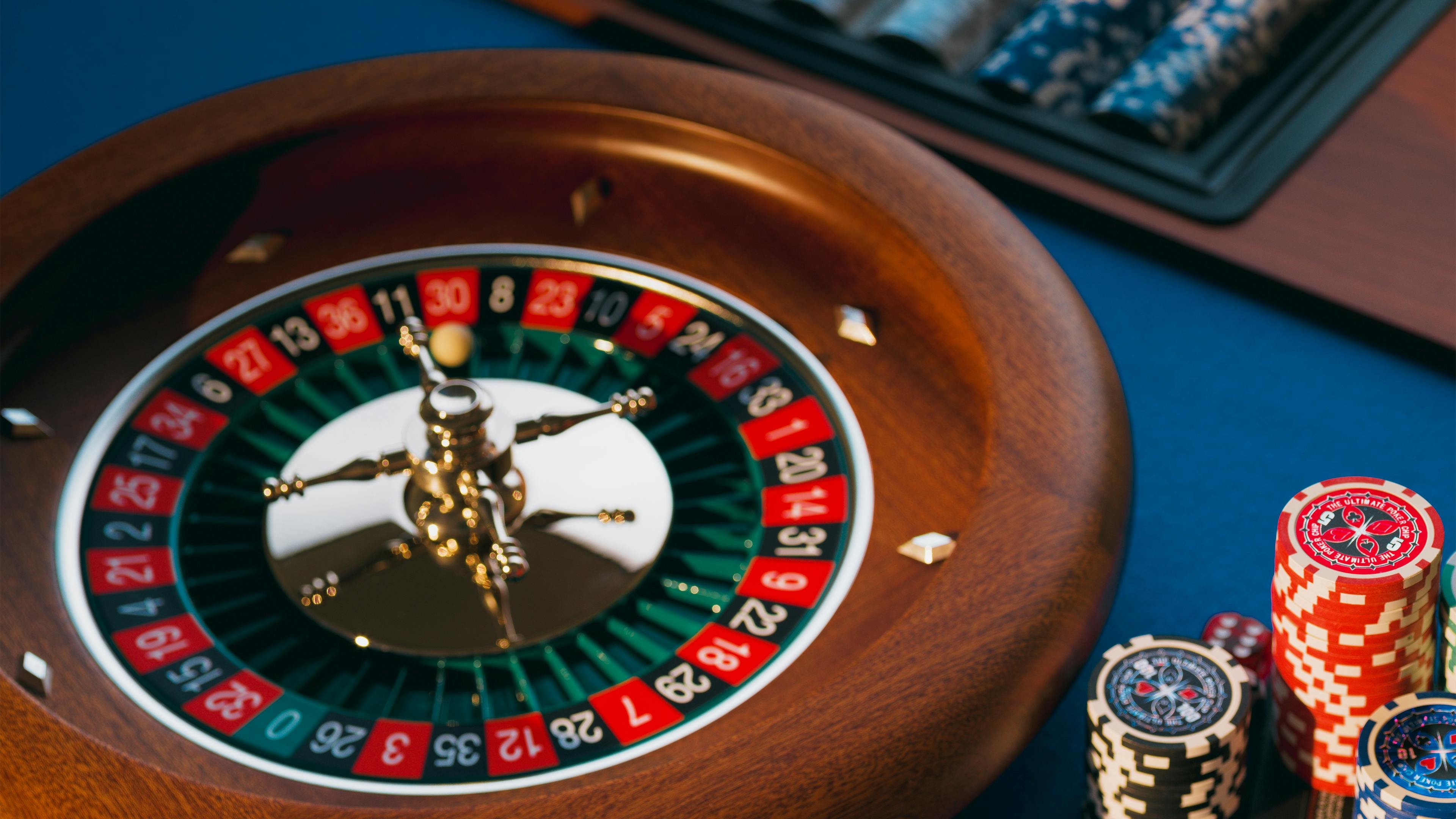 Baccarat dealer and table layout on buaya138 login live studio